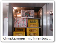 Klimakammer mit Innenbox fr spezielle Luftfeuchte
Ein Fhler ES berwacht und dokumentiert die Temperatur und Feuchte in einer Klimakammer mit Innenbox.
