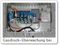 Gasdruck-berwachung bei der Interlabor Belp AG
Links die Sicherheitsbrcke zur sicheren bertragung des 20 mA Signals aus dem ex-geschtzten Bereich heraus;
4xAC2, Hutschienen-Switch und -Transformator
